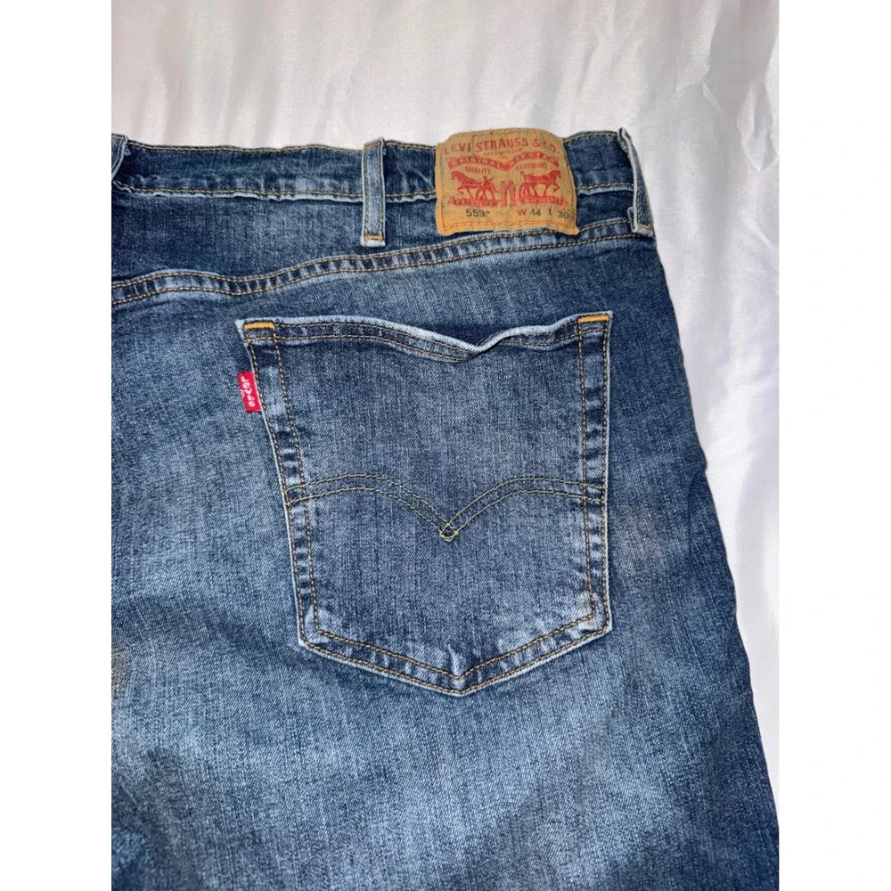 Levis 559 Relaxed Straight Jeans Mens 44x30 Medium Wash Blue Denim 00559-0550